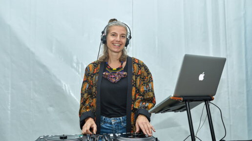 DJ während der Arbeit